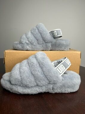 UGG | Fluff Yeah Slide in Ash Fog (8W)